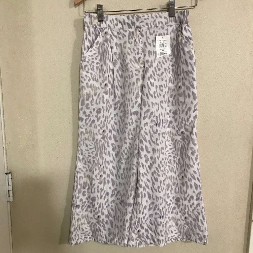 W118 by Walker Baker Sz XS wide leg cropped pants animal print white